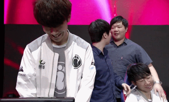 xingkong app-Rookie遭遇十二持续失利，瑞士队教练压力巨大！观众掌声雷动-xingkong app